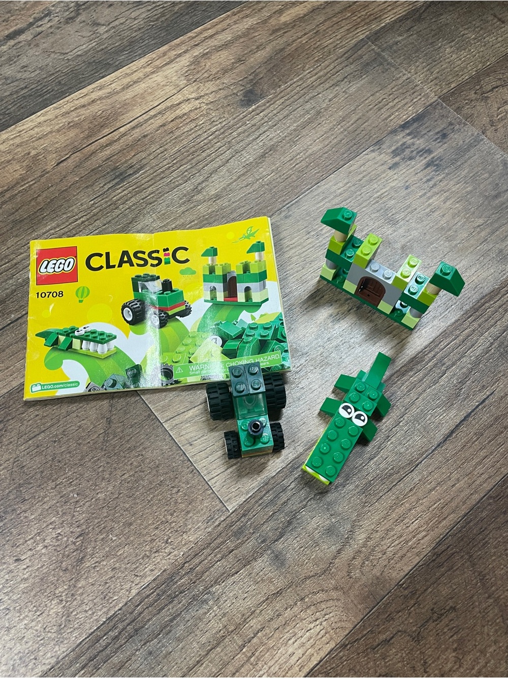 LEGO Green Classic Set with Yellow Instruction Booklet